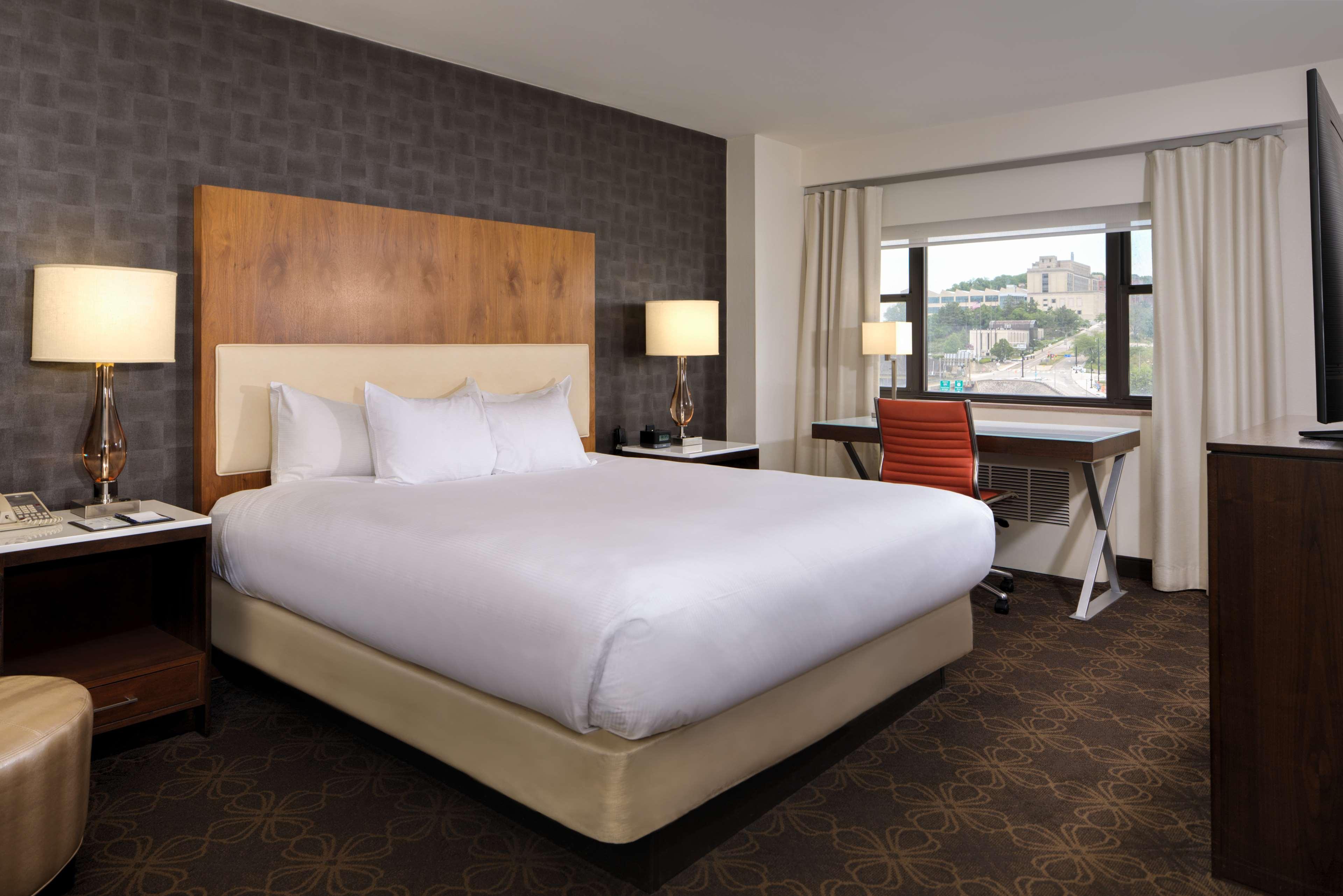 Doubletree By Hilton Hotel & Suites Pittsburgh Downtown Εξωτερικό φωτογραφία