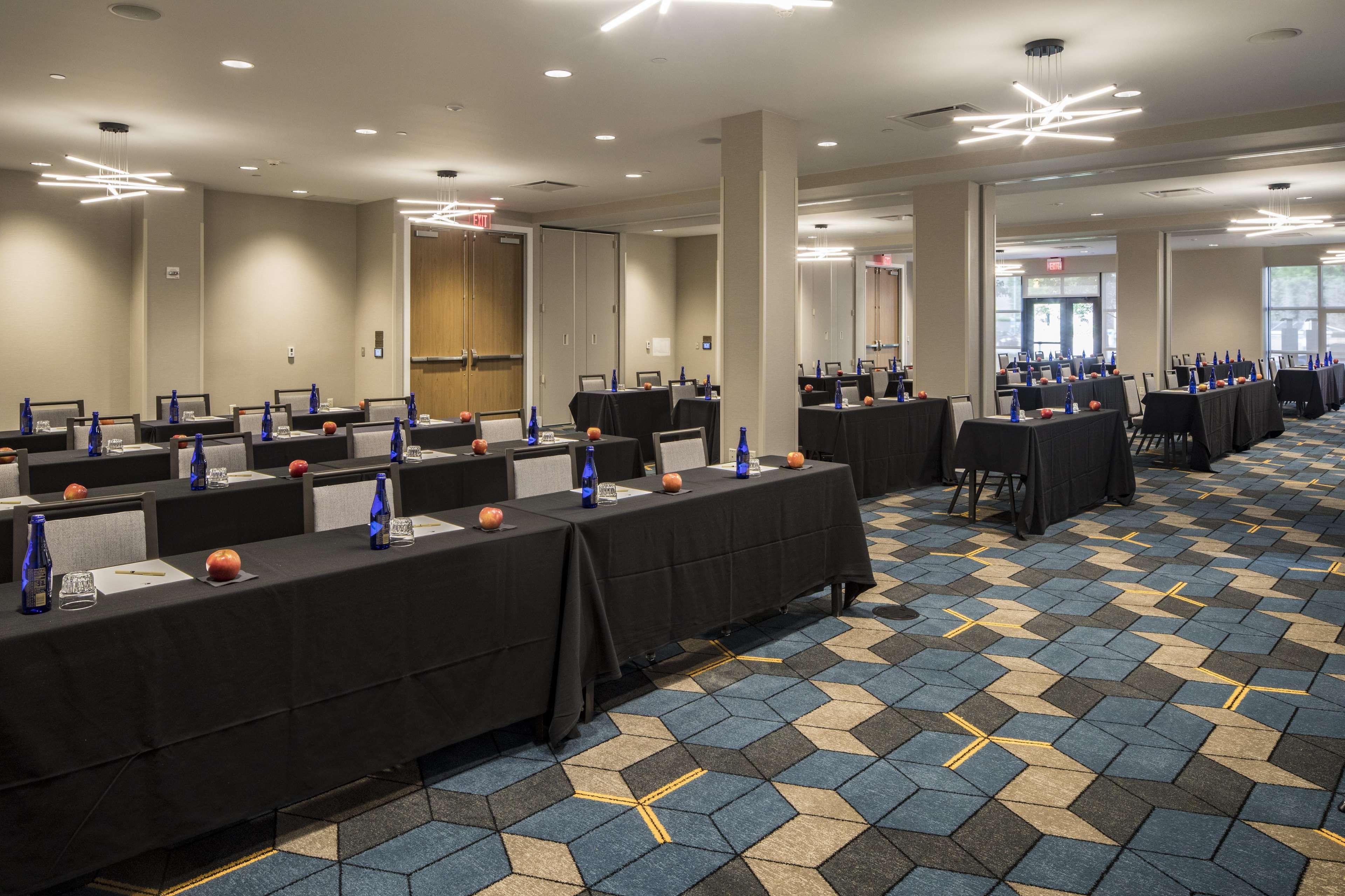 Doubletree By Hilton Hotel & Suites Pittsburgh Downtown Εξωτερικό φωτογραφία
