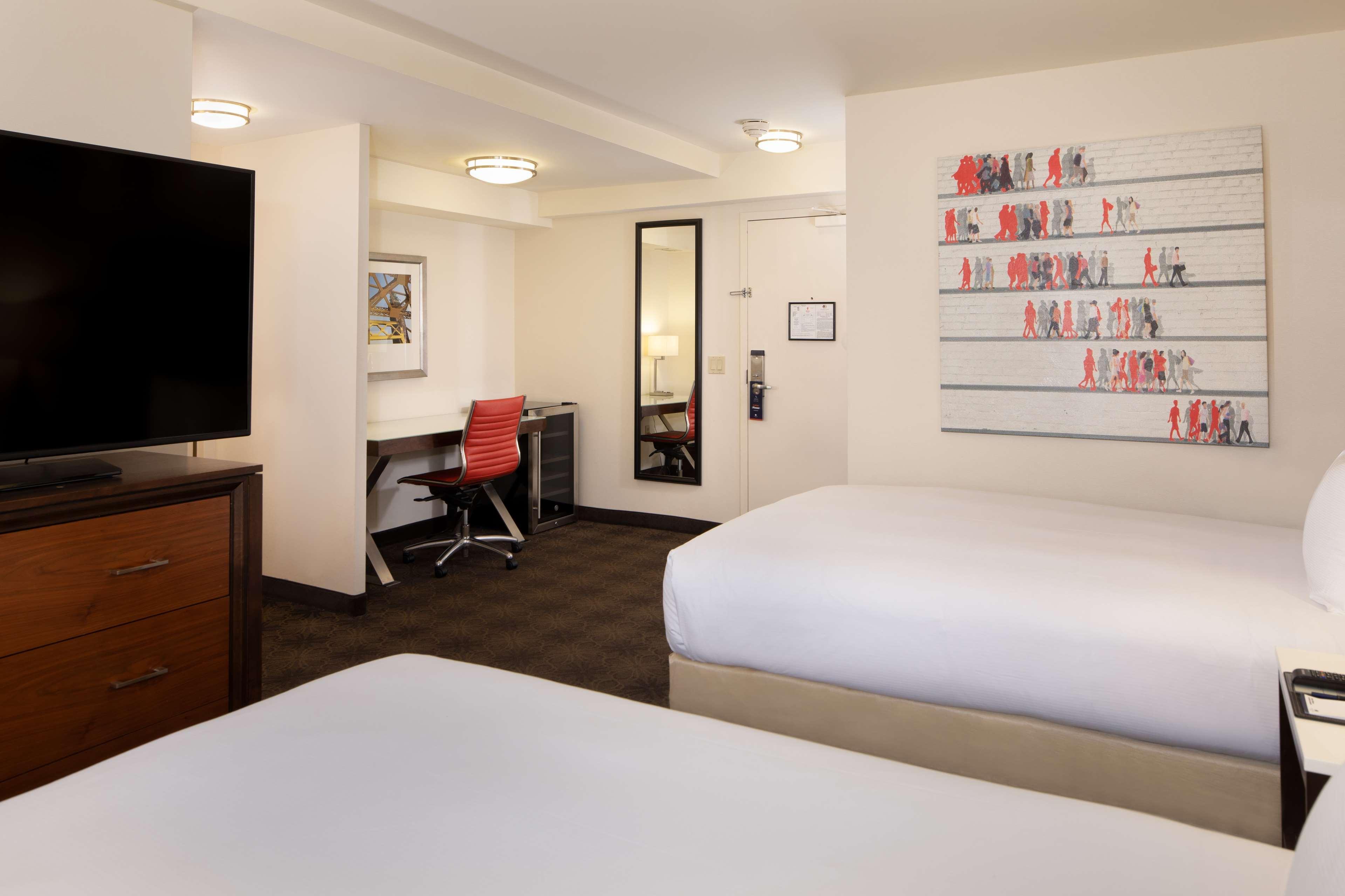 Doubletree By Hilton Hotel & Suites Pittsburgh Downtown Εξωτερικό φωτογραφία