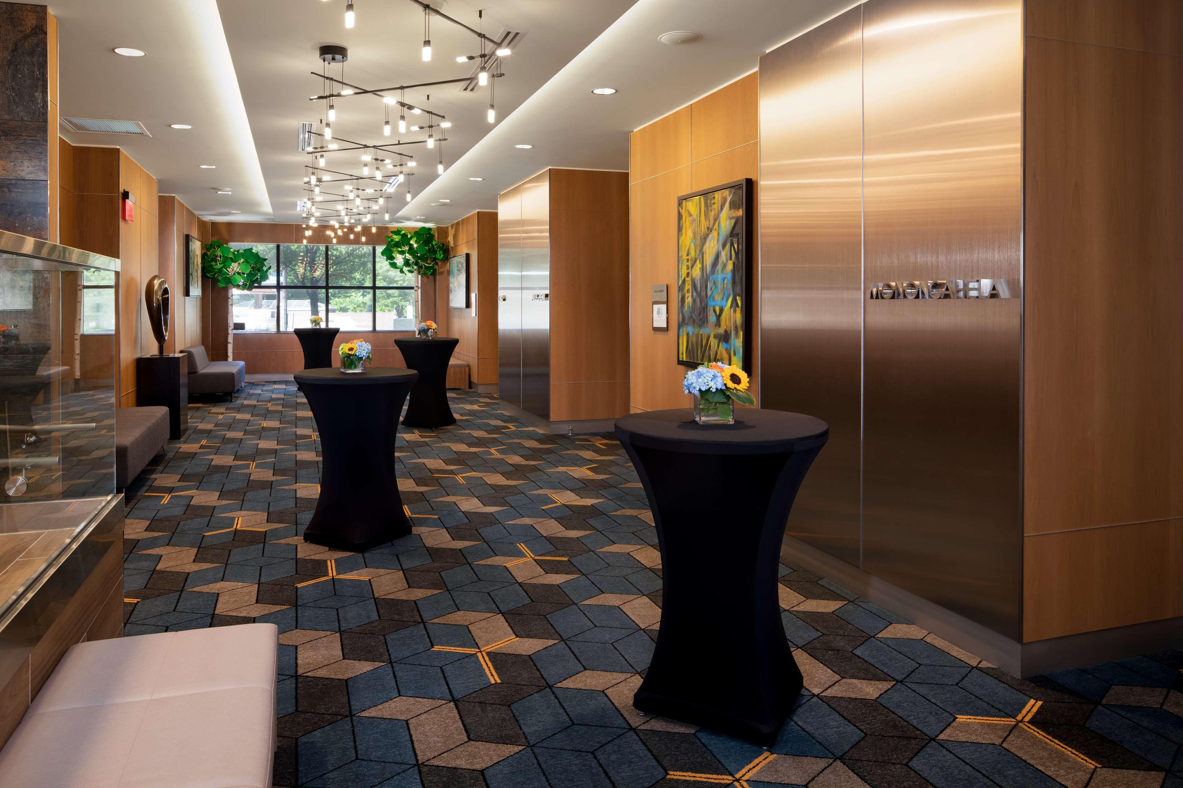 Doubletree By Hilton Hotel & Suites Pittsburgh Downtown Εξωτερικό φωτογραφία