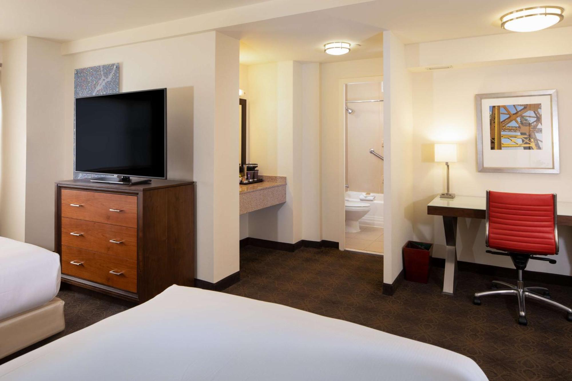 Doubletree By Hilton Hotel & Suites Pittsburgh Downtown Εξωτερικό φωτογραφία